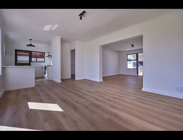3 BEDROOM FREEHOLD FOR SALE IN MILKWOOD PARK